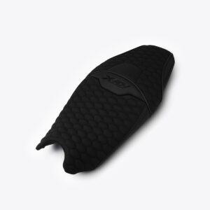 Siège moto en édition limitée avec surpiqûres noir pour un style unique